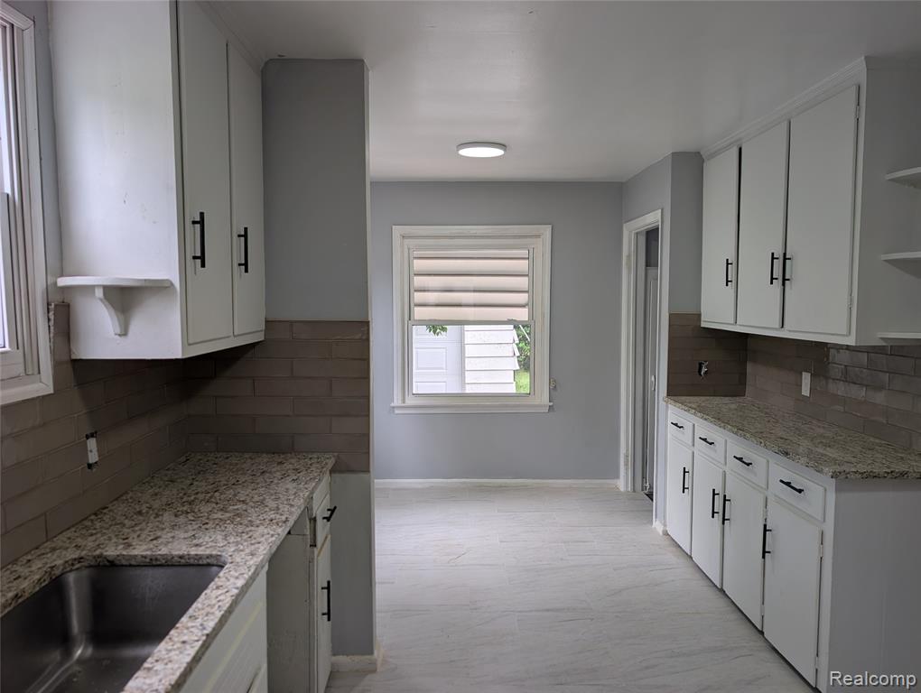 16531 Plainview Avenue Property Photo 7