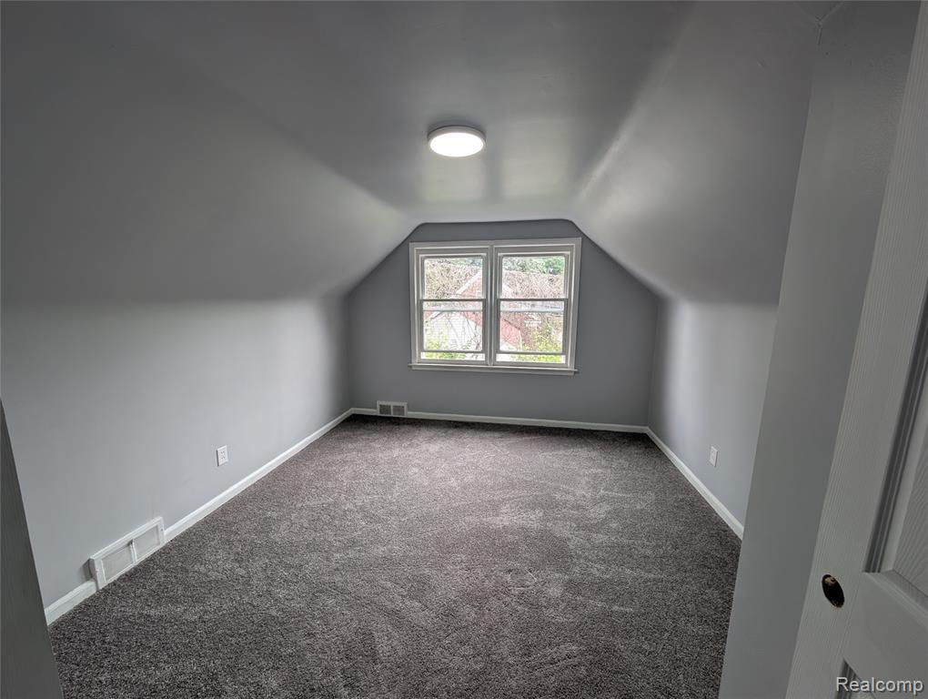 16531 Plainview Avenue Property Photo 12
