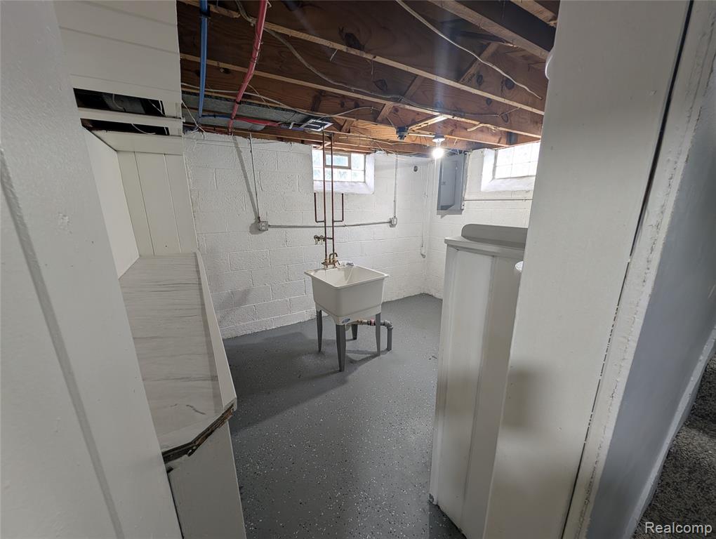 16531 Plainview Avenue Property Photo 14
