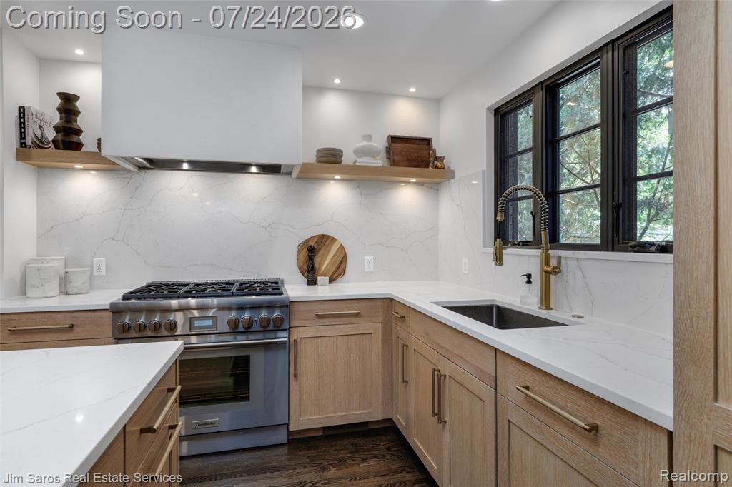 757 Middlesex Road Property Photo 9