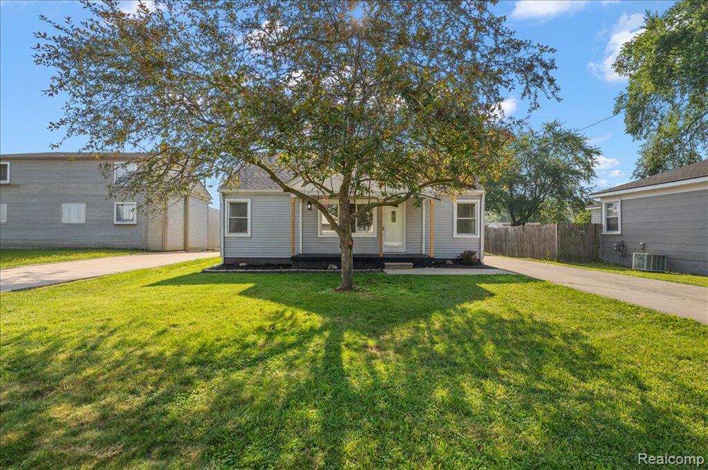 29606 S River Road Property Photo 2