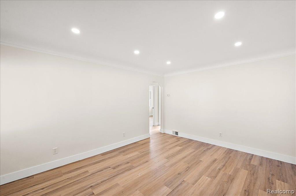 29606 S River Road Property Photo 5