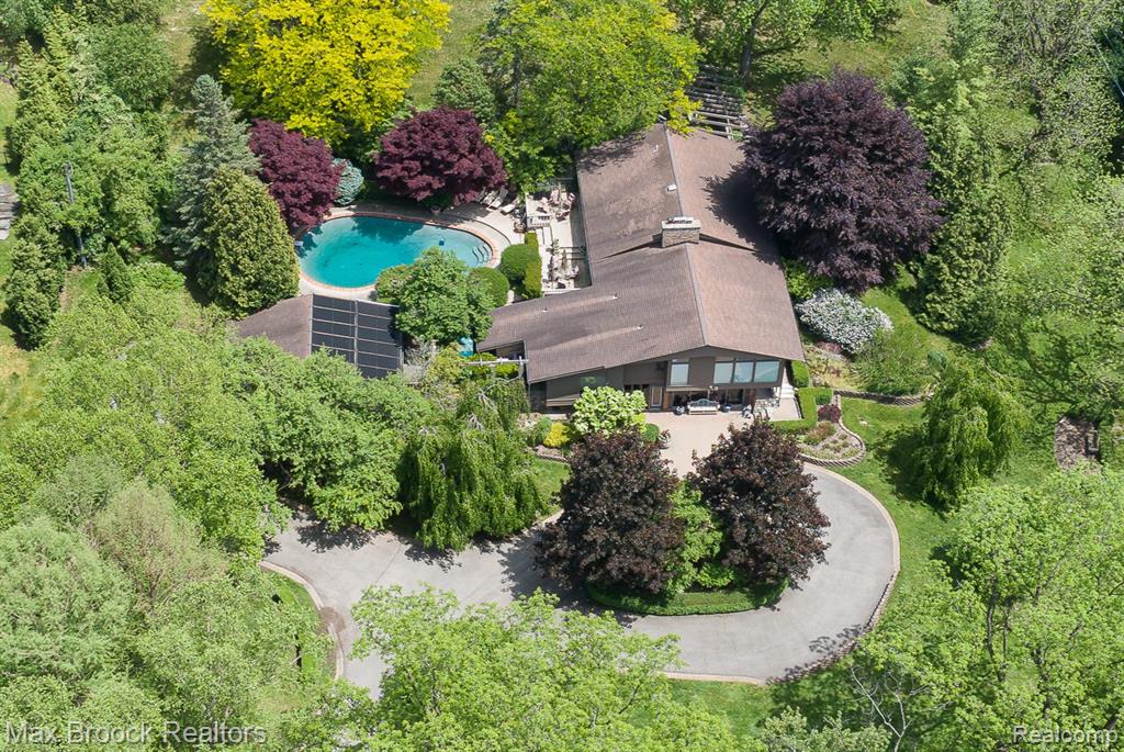 20 Martell Drive Property Photo 1