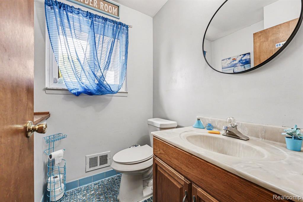 37400 Hacker Drive Property Photo 13