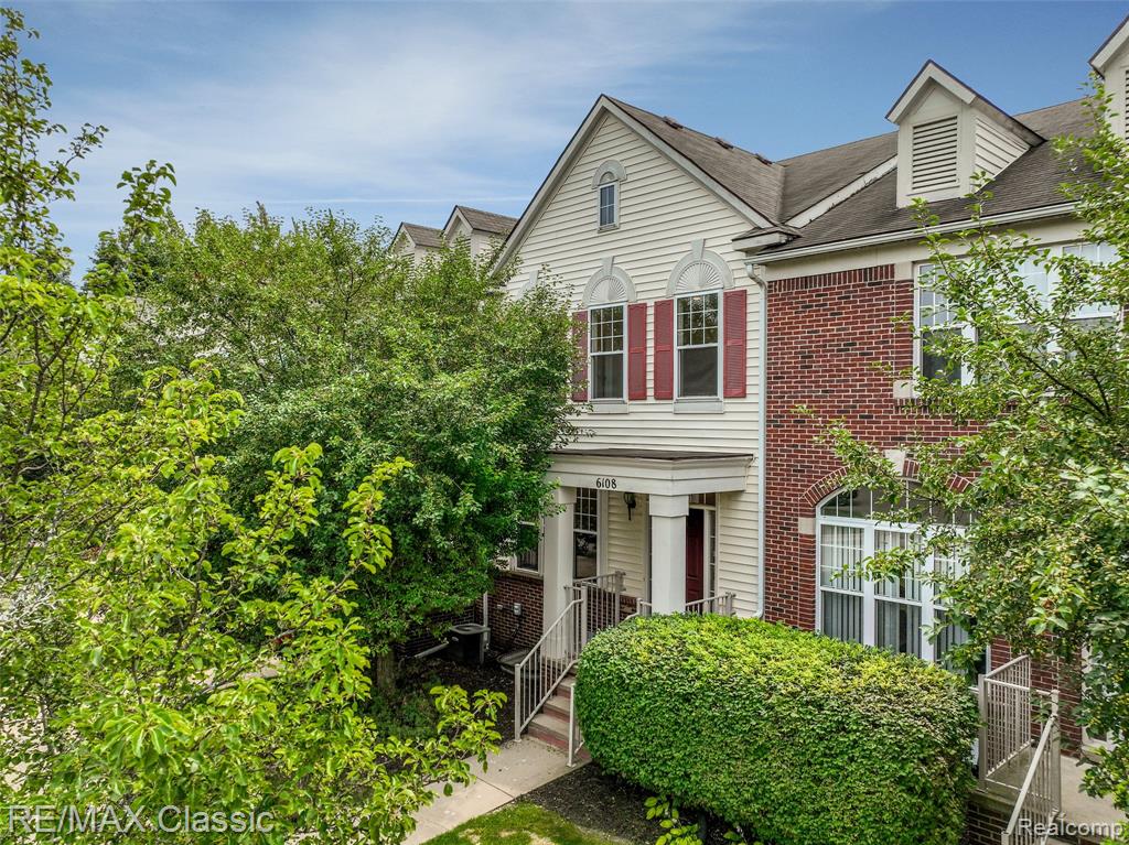 6108 Heron Hills Drive Property Photo 1