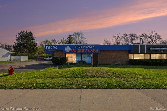 30000 Orchard Lake Road Property Photo 2