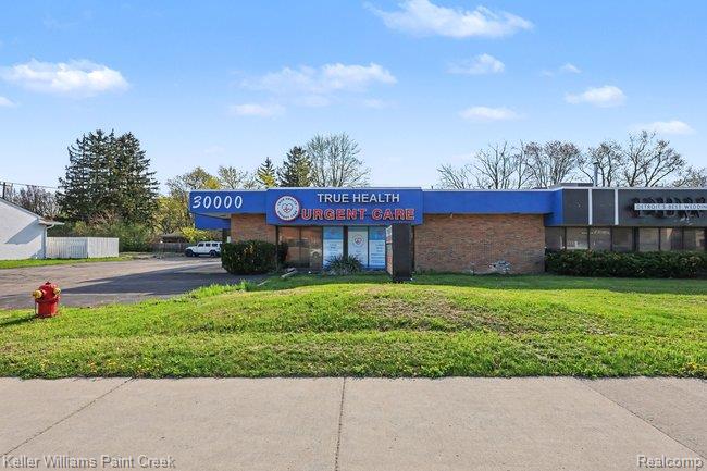 30000 Orchard Lake Road Property Photo 10