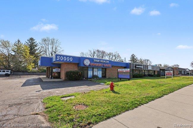 30000 Orchard Lake Road Property Photo 11