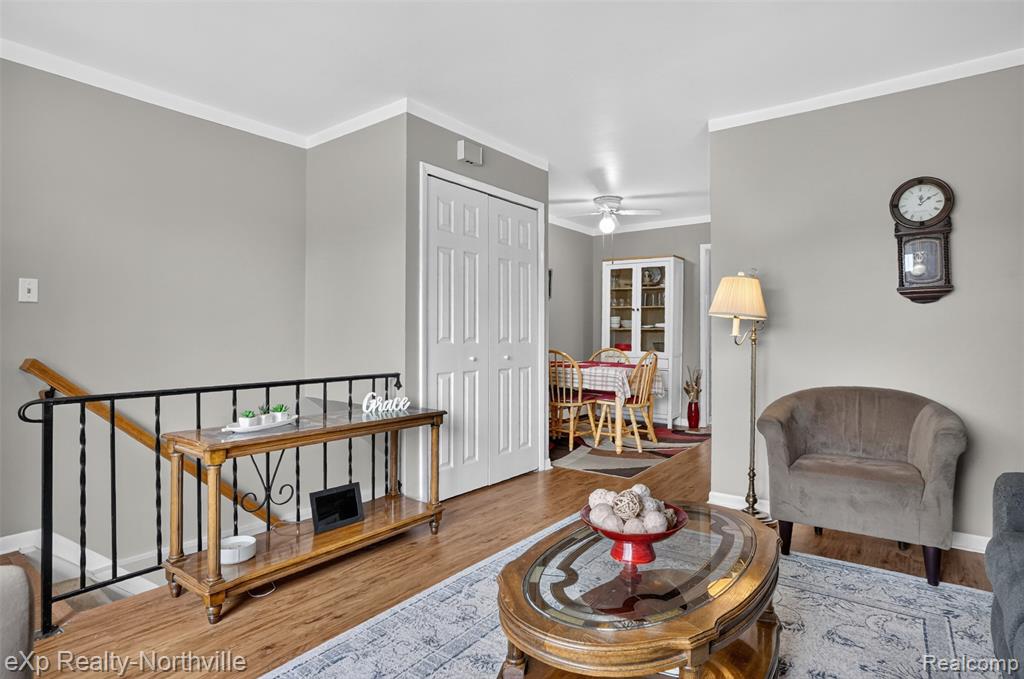 25157 Franklin Terrace Property Photo 7