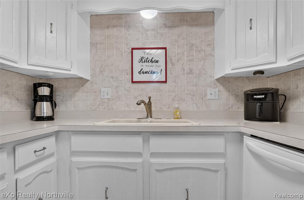 25157 Franklin Terrace Property Photo 12