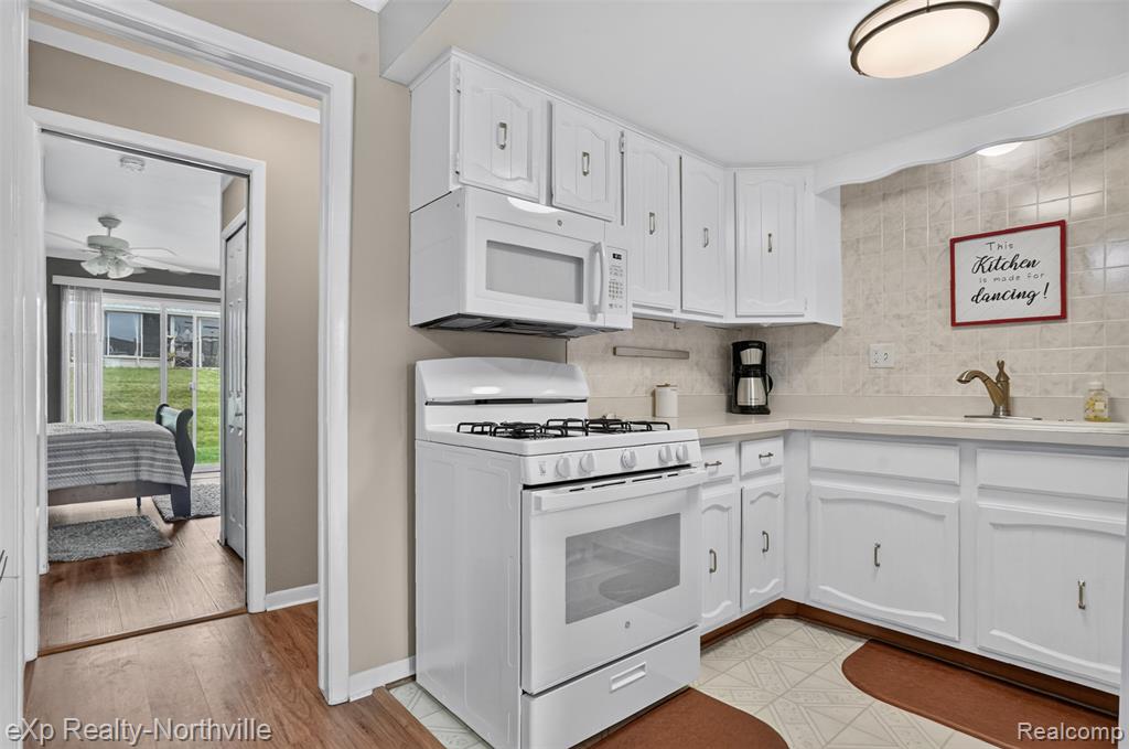25157 Franklin Terrace Property Photo 13