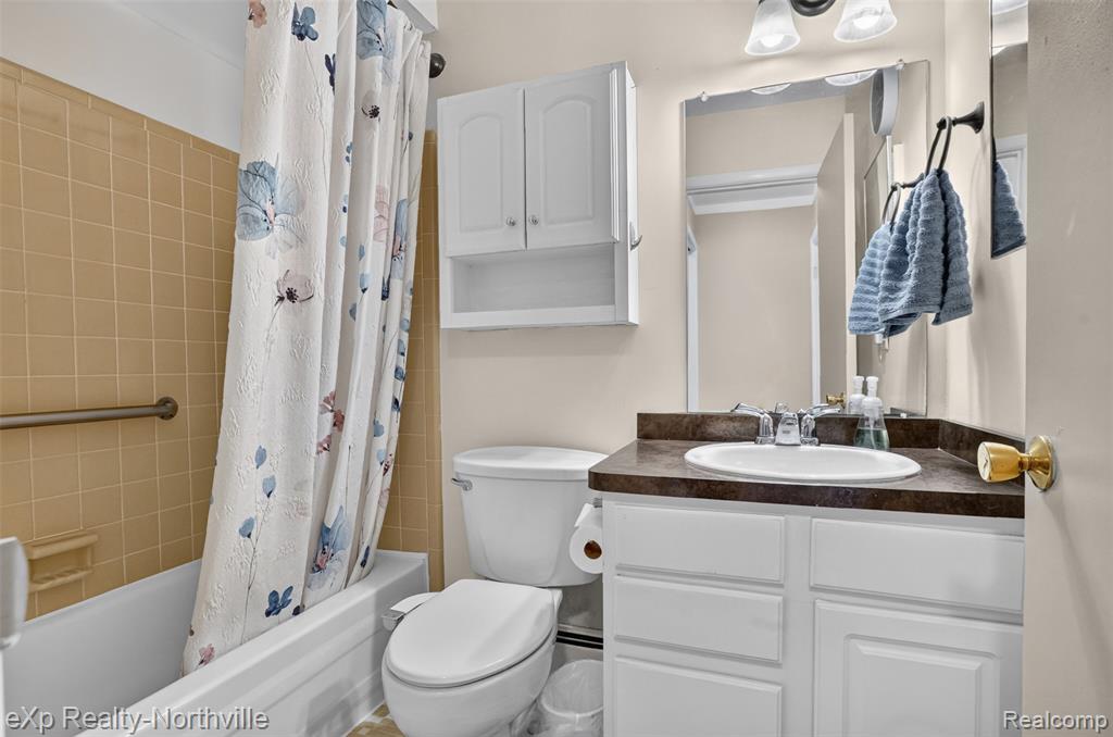 25157 Franklin Terrace Property Photo 21