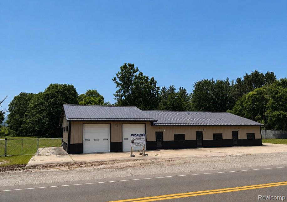 6390 N Lapeer Road Property Photo 1