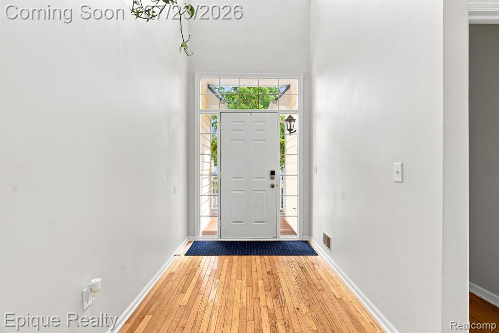 43144 Emerson Way Property Photo 4