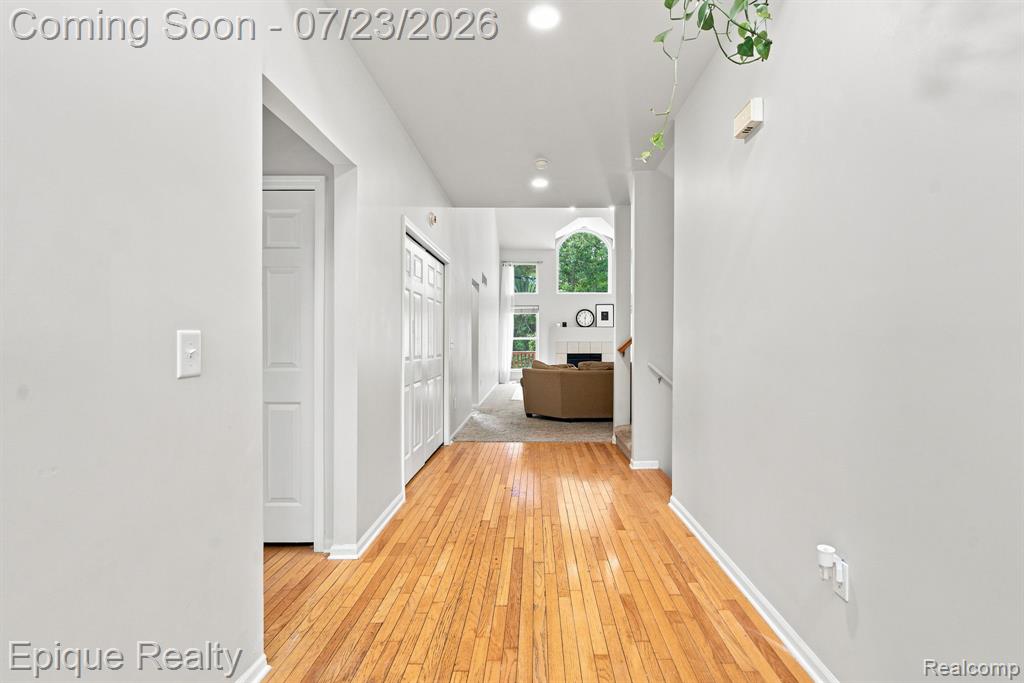 43144 Emerson Way Property Photo 5