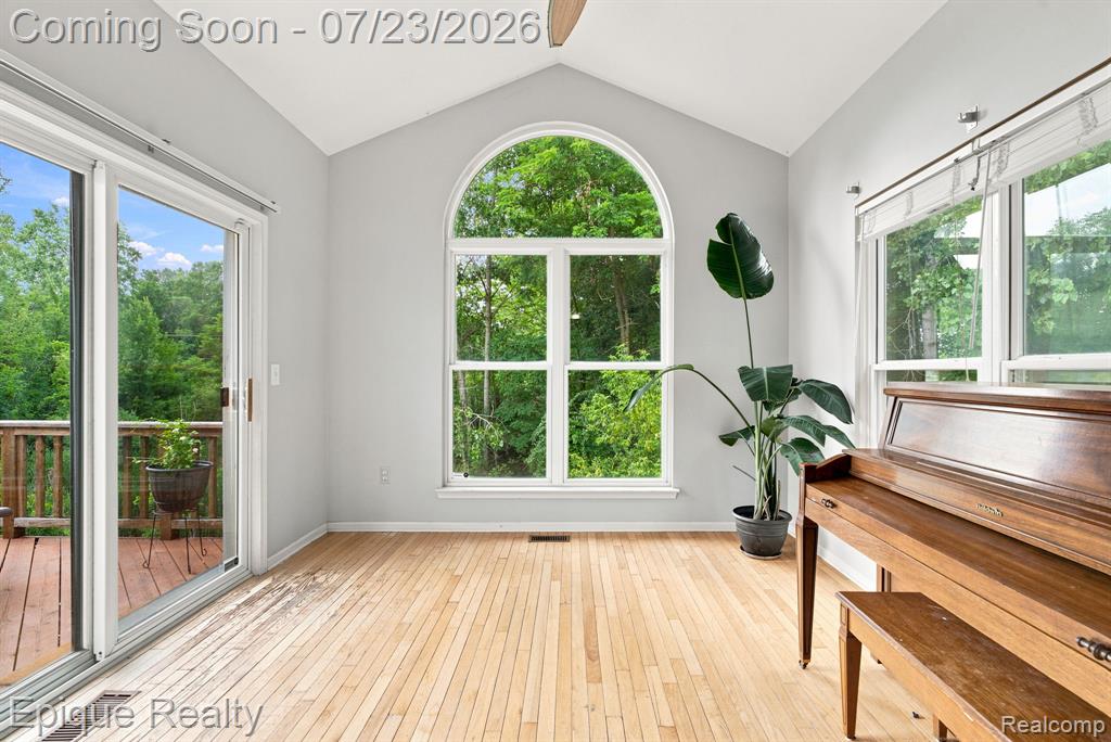 43144 Emerson Way Property Photo 11
