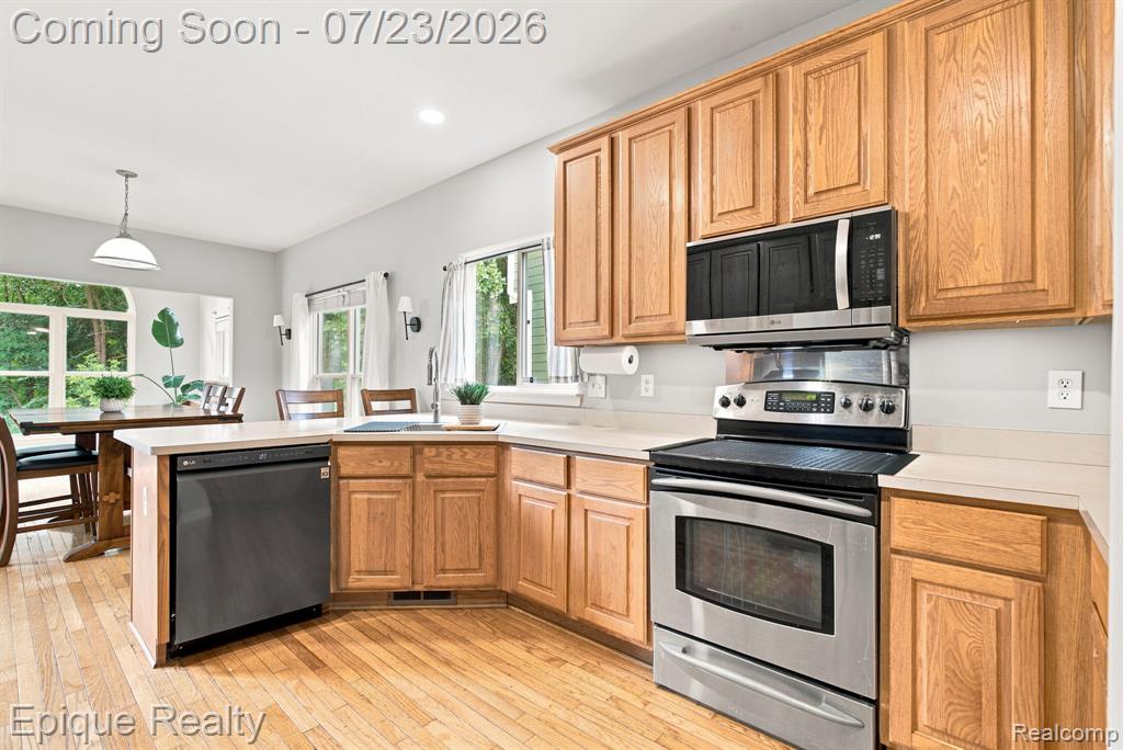 43144 Emerson Way Property Photo 16