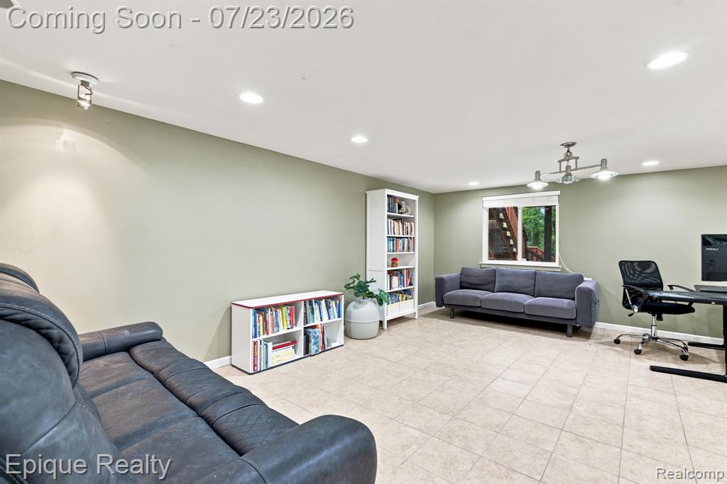 43144 Emerson Way Property Photo 45