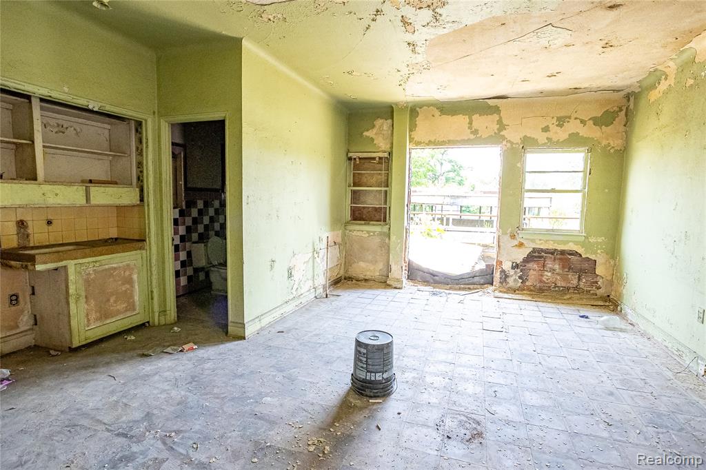 440 Michigan Avenue Property Photo 24