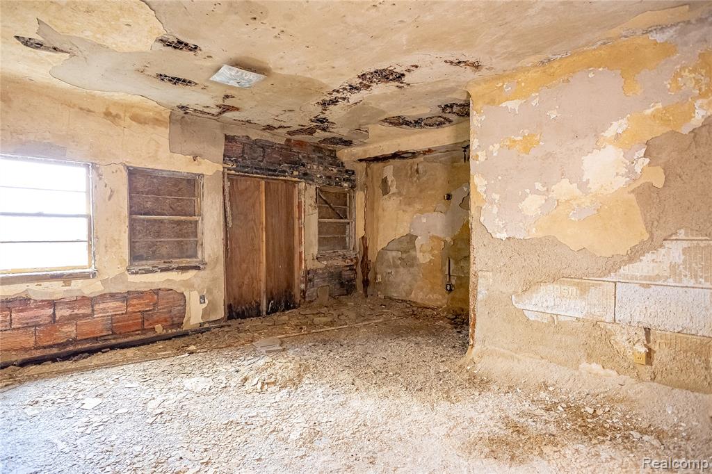 440 Michigan Avenue Property Photo 25