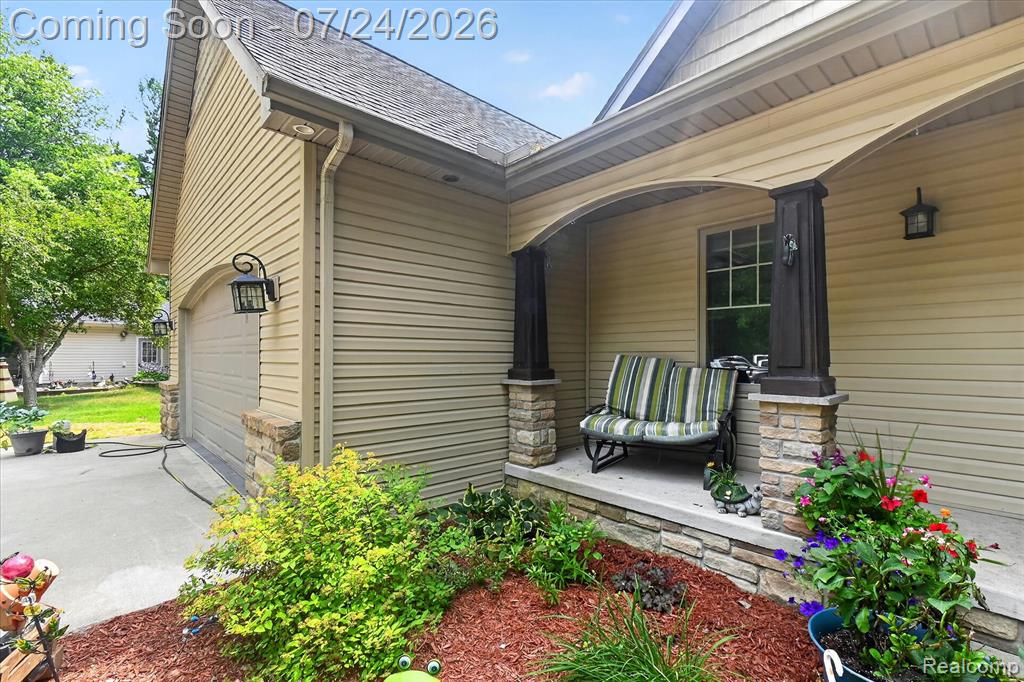 4915 Anglers Lane Property Photo 6