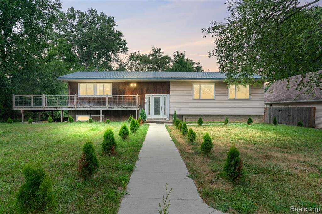 5670 Kinneville Road Property Photo 1
