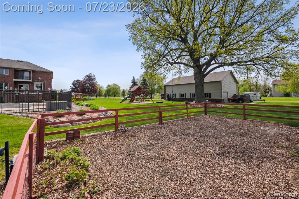 5460 Cochrane Road Property Photo 37