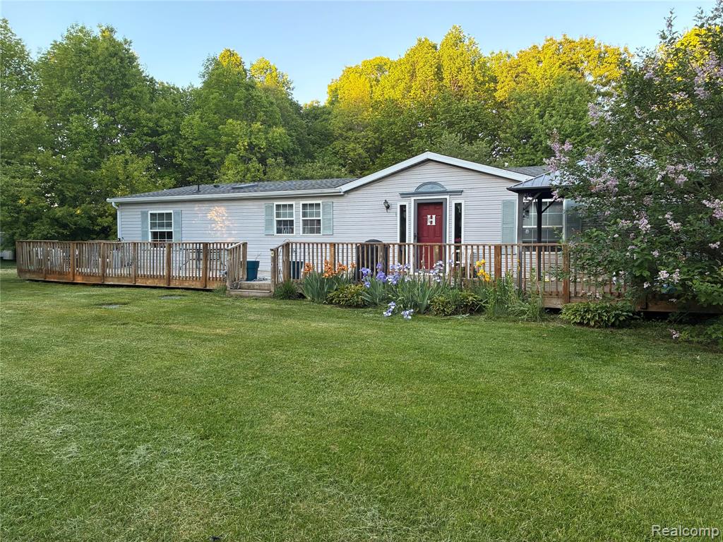 9386 Henderson Road Property Photo 1