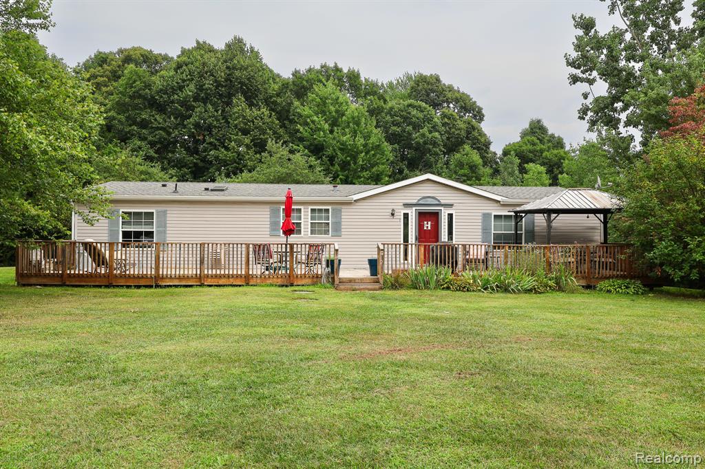 9386 Henderson Road Property Photo 6