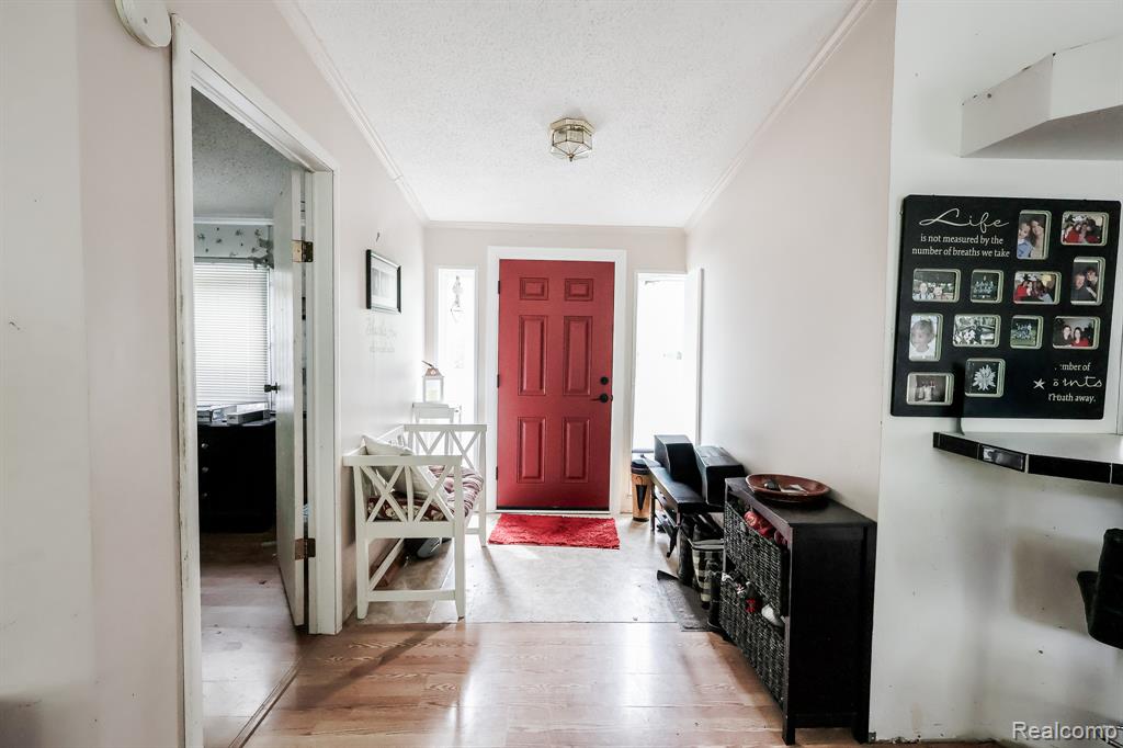 9386 Henderson Road Property Photo 11