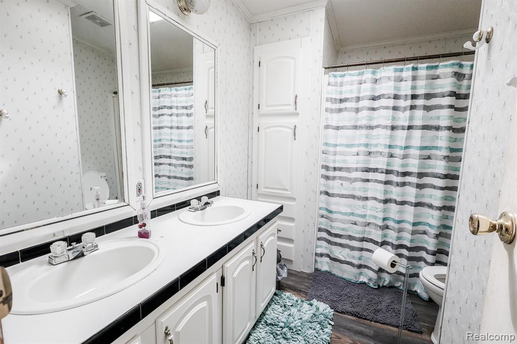 9386 Henderson Road Property Photo 21