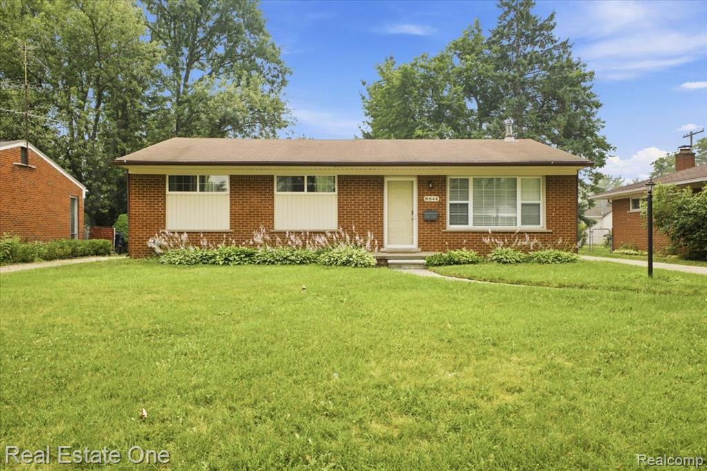 8844 Headley Drive Property Photo 1
