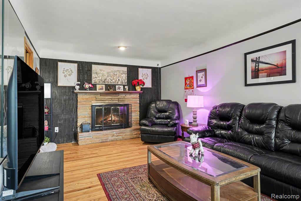 26751 Newport Avenue Property Photo 1