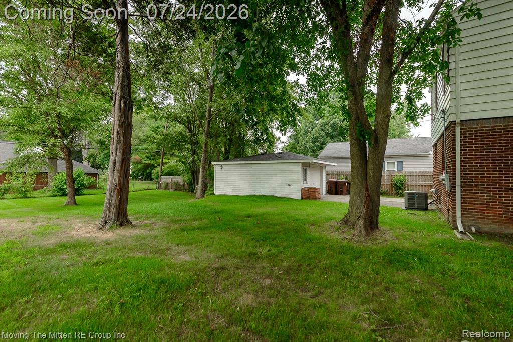 2037 Vivian Road Property Photo 2