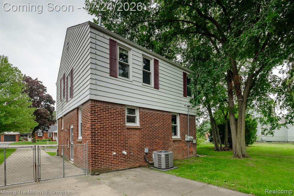 2037 Vivian Road Property Photo 33