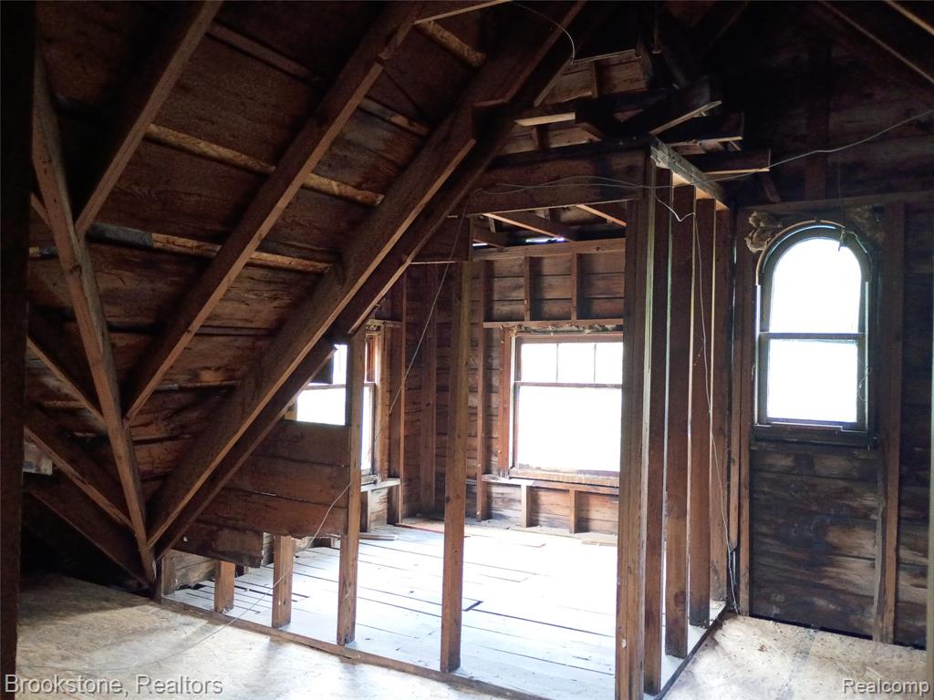 510 Pleasant Street Property Photo 3