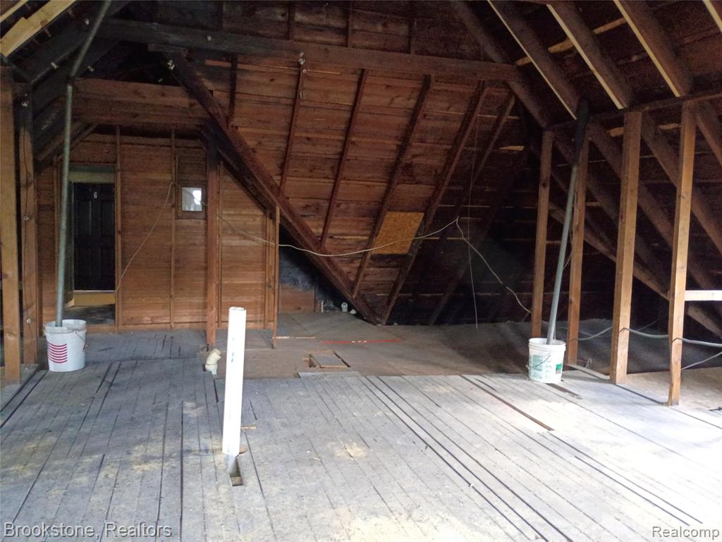 510 Pleasant Street Property Photo 4