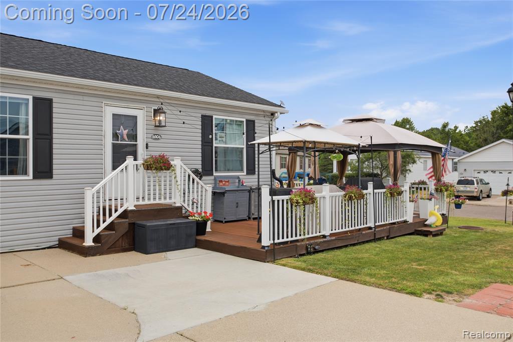 16206 Lancaster Way Property Photo 3