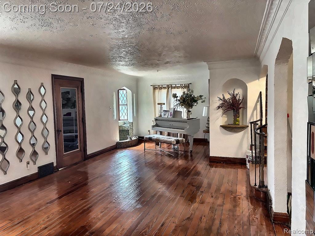 8215 Bramell Property Photo 4