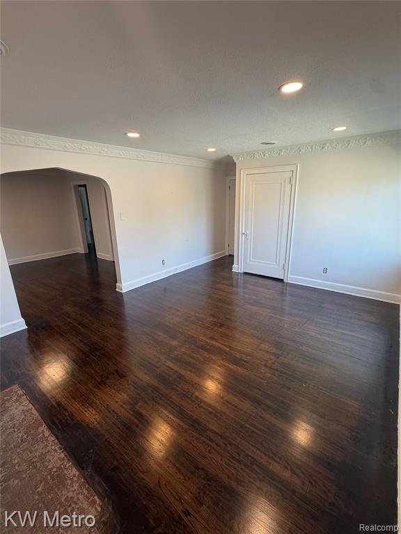 17139 Roselawn Street Property Photo 5