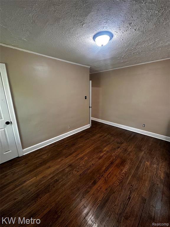 17139 Roselawn Street Property Photo 7