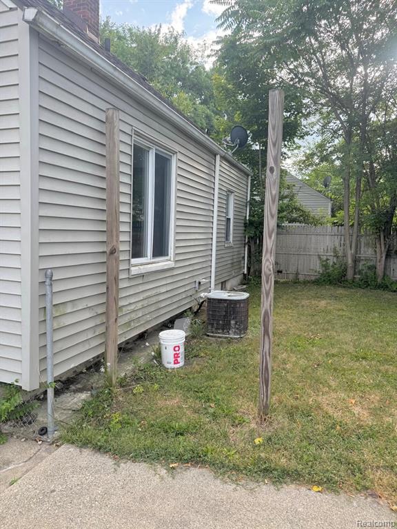 640 Crawford Street Property Photo 14