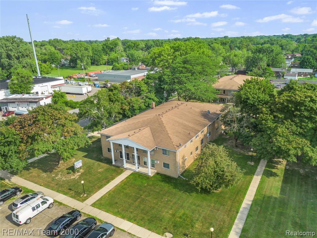 26305 W 7 Mile Road Property Photo 1