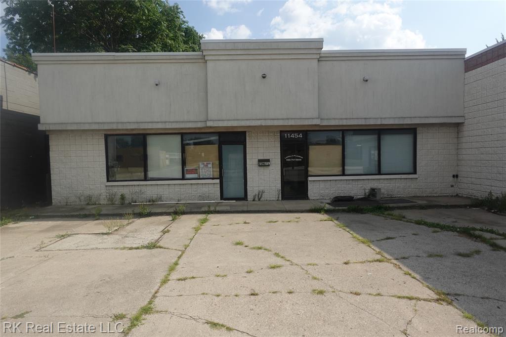 9 Mile Road Property Photo 3