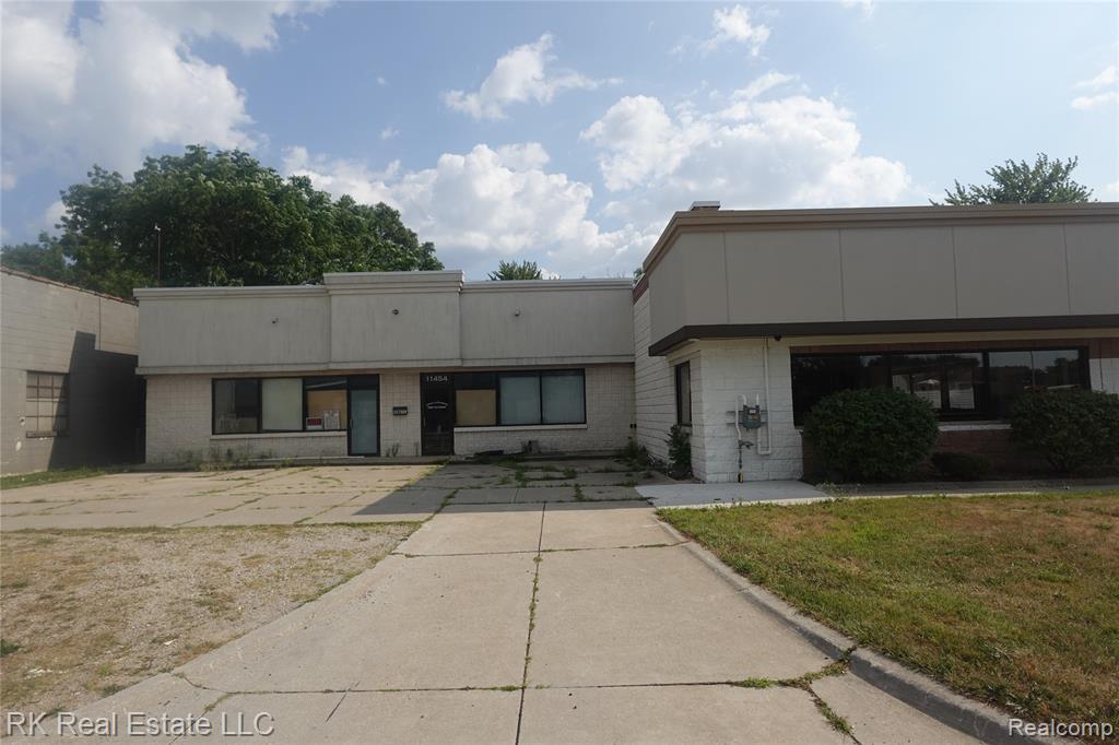9 Mile Road Property Photo 4