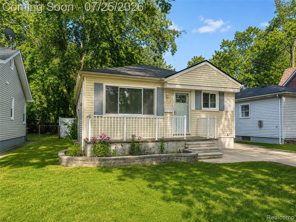 18619 Centralia Property Photo 1