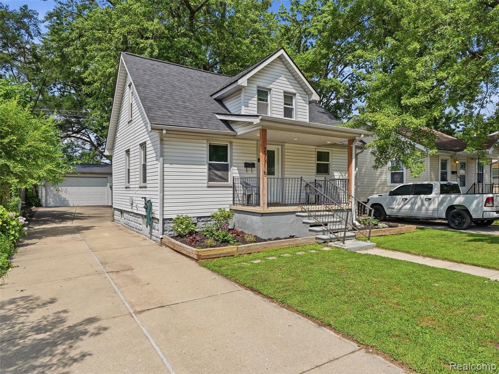 27715 Park Court Property Photo 3