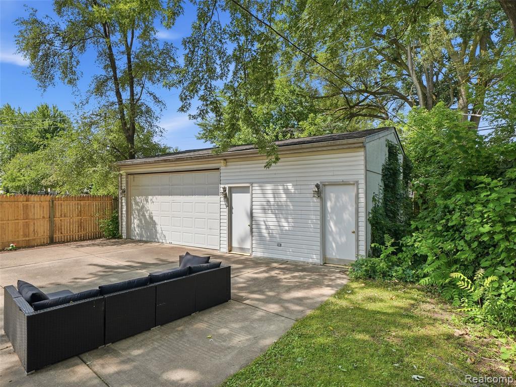 27715 Park Court Property Photo 27
