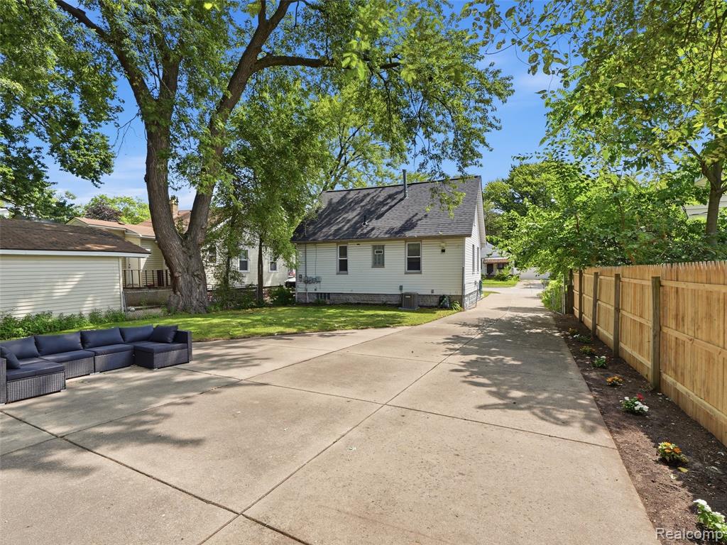 27715 Park Court Property Photo 29