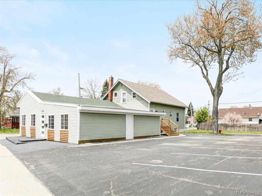 1639 Lapeer Avenue Property Photo 1